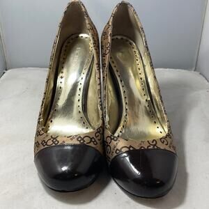 Brown/tan two tone cap toe round toe BCBGirls early 2000's Fabric heels size 9
